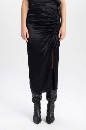 Атласная юбка-миди с разрезом на талии и нормальной талией