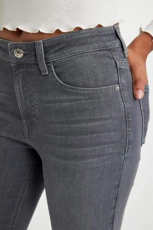 Джинсовые брюки скинни Rebeca с нормальной талией и длинными штанинами