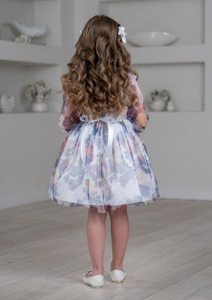 Изумительное платье полуприлегающего силуэта с эффектом двухслойности, цвет жемчужный