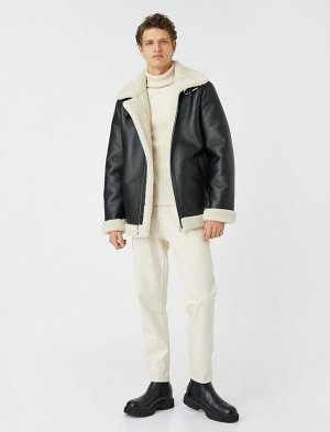Кожаная куртка внутри с карманом из искусственного меха и молнией