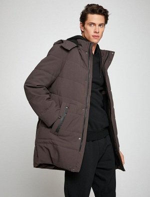 Куртка-пуховик с капюшоном, анорак, карман, детальная молния и водонепроницаемая застежка-кнопка