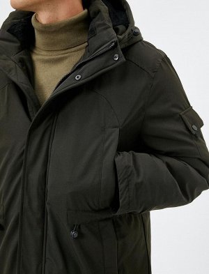 Пальто-анорак с капюшоном, карманами и кнопками