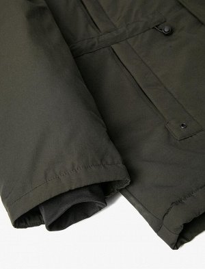 Пальто-анорак с капюшоном, карманами и кнопками