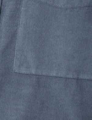 Рубашка в рубчик с классическим воротником на пуговицах и карманом