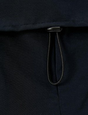 Спортивная рубашка с карманом и детальным стопором Классический воротник с коротким рукавом