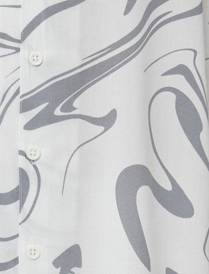 Летняя рубашка с коротким рукавом и отложным воротником из вискозы с абстрактным принтом и детальной отделкой