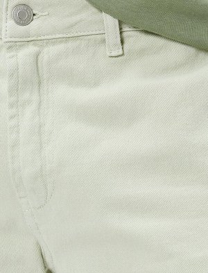 Базовые шорты чинос с карманами и пуговицами, хлопок с деталями