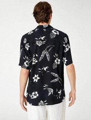 Летняя рубашка с цветочным принтом и коротким рукавом с классическим воротником