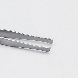 Zinger Пинцет для бровей скошенный маленький / Classic B 162 FD, 76-78 мм, серебристый матовый
