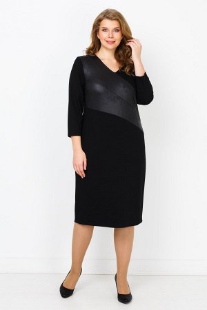 Черный Модное платье, выполненное в сочетании различных тканей - основной трикотажной и ткани типа "кожа" в виде асимметричной диагональной вставки. Фасон модели средней длины, с V-образным вырезом го