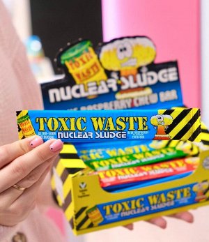 Кислая жевательная конфета Toxic Waste Nuclear Sludge Bar / Токсик Вест со вкусом вишни 20 гр