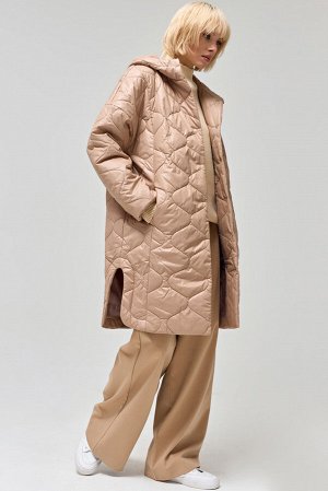 Пальто стеганое с капюшоном бежевое
