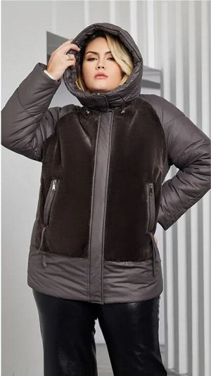 Женская зимняя куртка с капюшоном и модной отделкой из стриженного меха, цвет темно-коричневый
