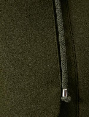 Пальто с капюшоном, деталь из искусственного меха, кружевной поясной карман