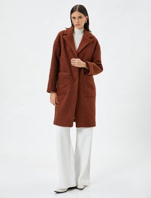 Длинное пальто оверсайз из букле, двубортный карман и детальная подкладка