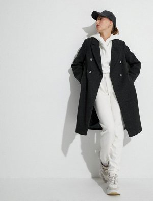 Длинное эластичное пальто, двубортное, с карманом на пуговицах, с поясом