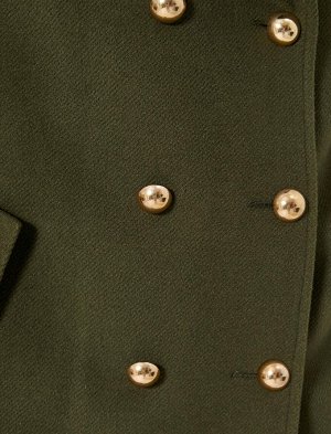 Короткое пальто-тайник, двубортный карман с застежкой, детализированные золотые пуговицы