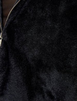 Плюшевое длинное пальто на молнии с капюшоном и карманами
