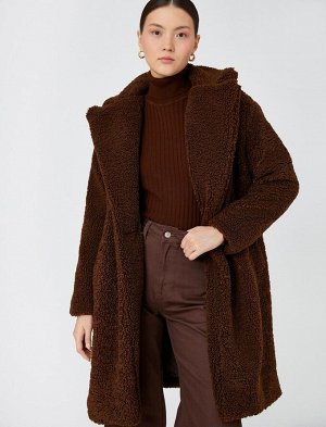 Длинное плюшевое пальто большого размера с карманом на одной пуговице