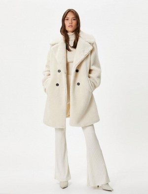 Плюшевое пальто, двубортное, с карманами на пуговицах и деталями