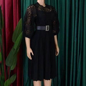 Платье приталенное с поясом ,кружевной верх на подкладе ,рукав 3/4 с плиссированной юбкой ,черное