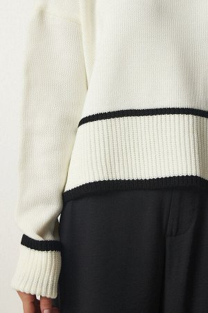 Женский трикотажный свитер цвета экрю в полоску PF00041