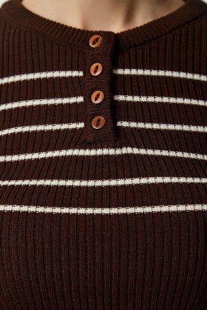 Женская коричневая кремовая трикотажная блузка в рубчик с воротником на пуговицах NF00077