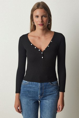 Женская черная укороченная трикотажная блузка в рубчик с воротником на пуговицах LD00066