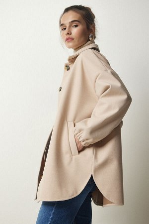 Женская бежевая куртка-рубашка оверсайз с карманами и пуговицами DD01263