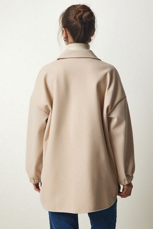 Женская бежевая куртка-рубашка оверсайз с карманами и пуговицами DD01263