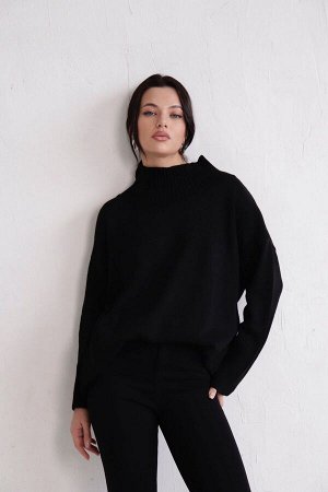 Удлинённый свитер чёрный