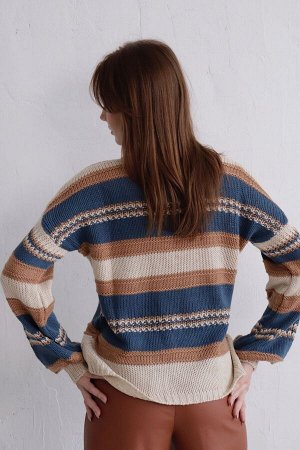 Пуловер с полосами бежево-синий