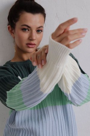 Джемпер в зелёных оттенках