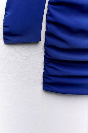 Женское синее платье с V-образным вырезом