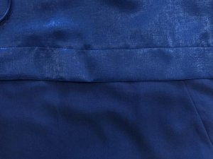 Платье Платье Magia mody 1368 синее 
Состав ткани: Вискоза-100%; 
Рост: 164 см.

Элегантное женское платье выполнено из комбинации двух видов ткани. Лиф платья выполнен из ткани с блеском с цельнокро
