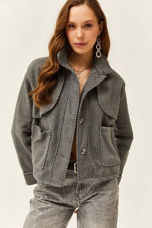 Женская серая флисовая куртка с карманами и пуговицами на плечах CKT-19000368