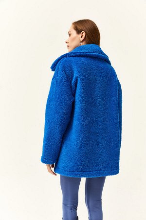 Женская синяя плюшевая куртка большого размера на пуговицах и с карманами без подкладки CKT-19000328