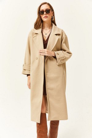 Женское длинное пальто оверсайз бежевого цвета на подкладке с карманами KBN-19000011