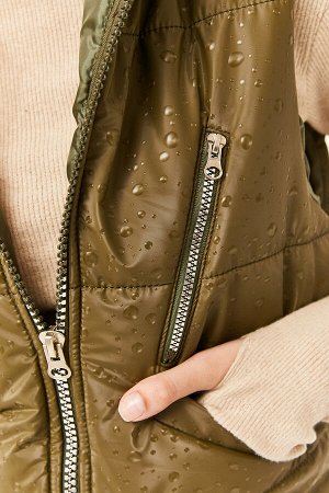 Женский пуховик цвета хаки с эффектом капель дождя и карманами на подкладке YLK-19000022