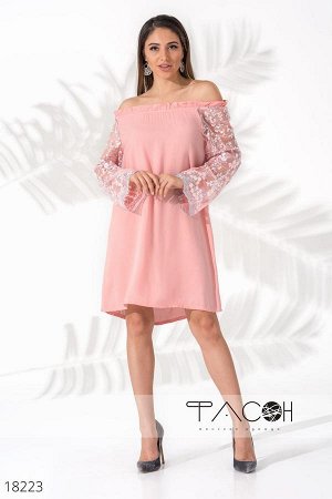Платье с цветочной вышивкой