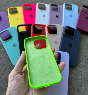 Силиконовый чехол Classic Iphone 15 с защитой камеры цвет на выбор