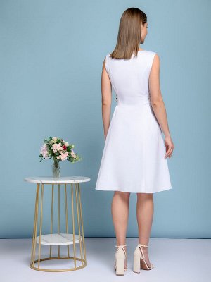 Платье белое без рукавов с декоративными элементами
