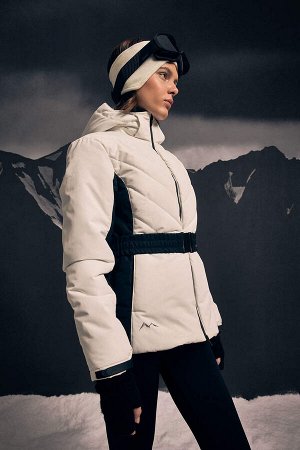 Водоотталкивающее лыжное пальто приталенного кроя DeFactoFit с флисовой подкладкой и капюшоном
