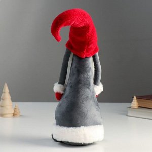 Кукла интерьерная "Дедушка Мороз в серой шубе и красном колпаке-шапке" МИКС 55х15х16 см