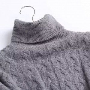 Мягкий свитер из шерсти с высоким воротником