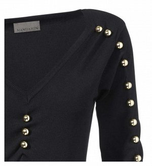 1к Mandarin  Пуловер, черный  Субтильная элегантность с красивыми деталями. Большие золотистые декоративные пуговицы на угловатом присборенной вырезе и длинных рукавах. Края резиночной вязкой. Подчерк