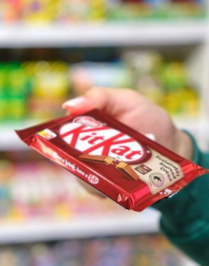 Вафельный батончик в молочном шоколаде Kit Kat 4 Fingers \ KitKat из Европы / Кит Кат с молочным шоколадом и хрустящей вафлей / КитКат 41,5 гр