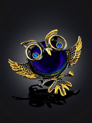Яркая брошь, украшенная синим янтарём «Сова»