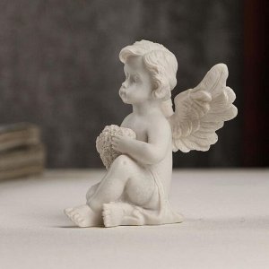 Фигурка полистоун «Белоснежный ангел с цветочным сердцем», 7*5.5*5 см