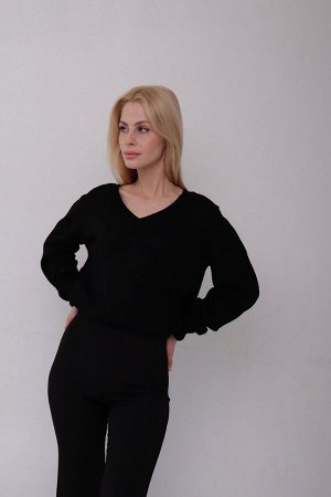 Пуловер чёрный